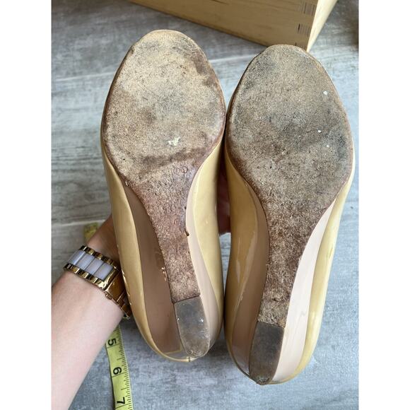 $675 JIMMY CHOO Patent Leather Nude Wedge Pump Peep Toe Designer Classic READ 8 - Picture 5 of 12